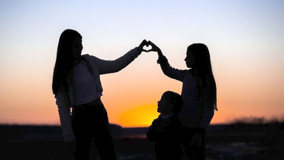Jedes Pflegekind ist anders, hat seine eigene Vorgeschichte und Überlebensstrategie, sagt die erfahrene Pflegemutter Silke Tattje-Oetken aus Blersum. Symbolfoto: Pixabay