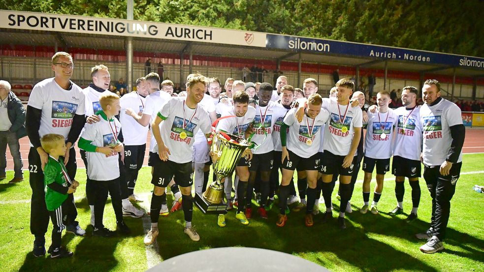 Im Oktober 2022 gewann GW Firrel das Ostfriesland-Cup-Finale gegen Kickers Emden. Die Partie fand ebenfalls in Aurich statt. Foto: Archiv
