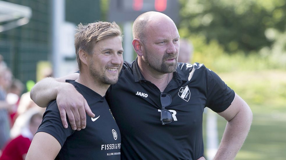 Der bisherige Co-Trainer Ralf Ludwigs (links) übernimmt den Chefposten von Matthias Voss (rechts).