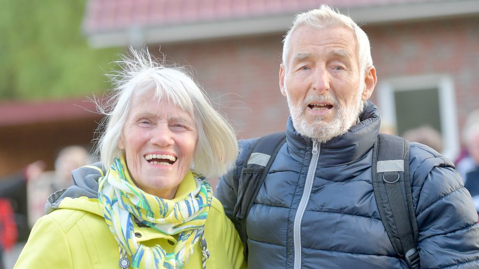 Das Ossiloop-„Königspaar“ Hilde und Dietrich Steinke waren in diesem Jahr nicht auf, sondern neben der Strecke anzutreffen. Foto: Klaus Ortgies