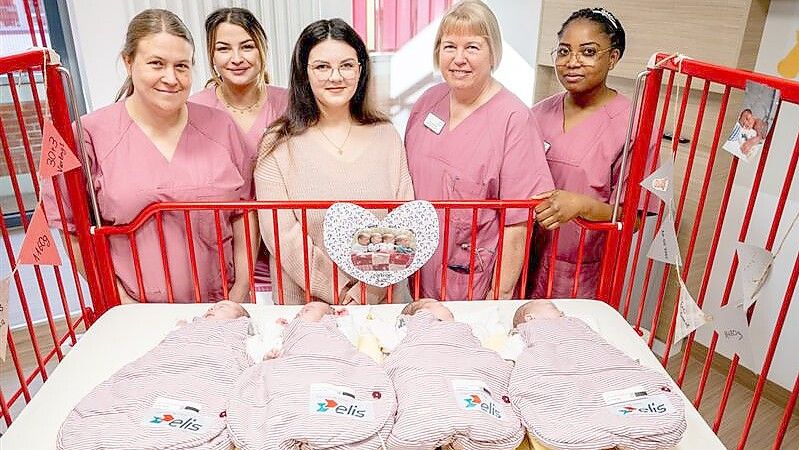 Die Entlassung aus dem Krankenhaus bedeutete für Mutter Vasilica-Florentina Imbrea (Mitte) und ihre Kinder auch ein Abschied. Foto: Lars Chowanietz