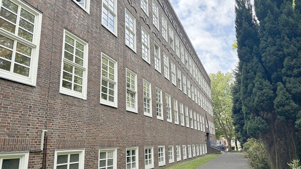 Das markante Gebäude der Herrentorschule.