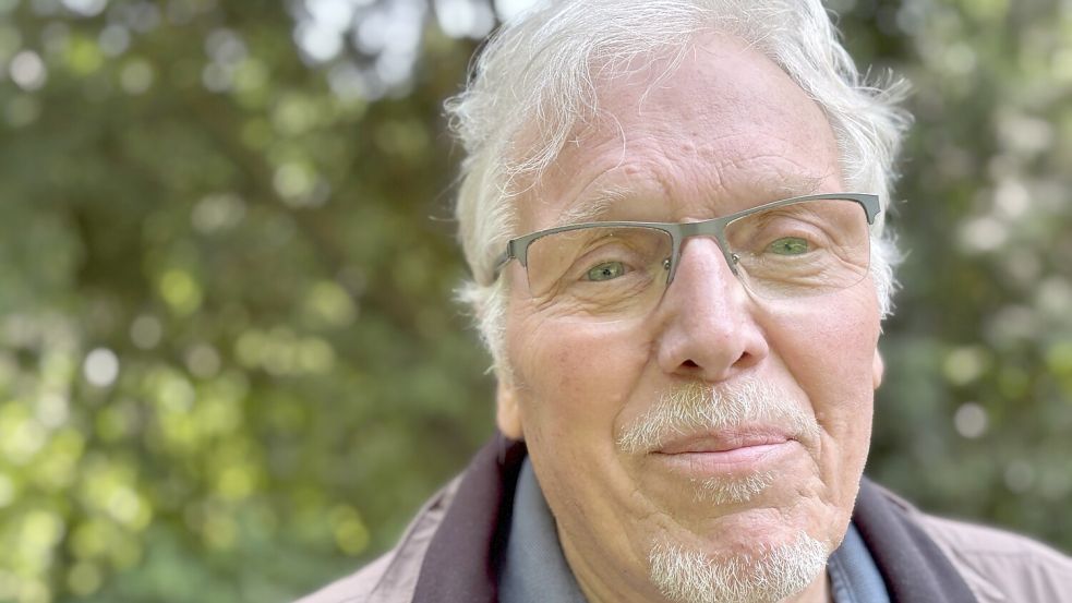 Ortsvorsteher Bernhard Siemons setzt sich seit Jahren für die Interessen der Anwohner des Stapelmoorer Parks ein. Foto: Oliver Bär