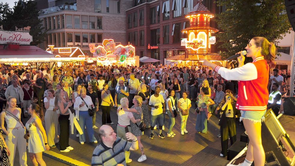 Bühnenprogramm ist an allen drei Tagen des Leeraner Stadtfestes angesagt. Foto: Bodo Wolters