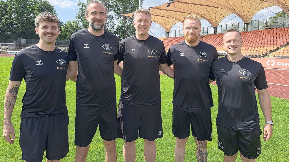 Das künftige Trainerteam des VfB Oldenburg (von links): Physiotherapeut Lucas Stefer, Cheftrainer Dario Fossi, Co-Trainer Marius Ebbers, Torwarttrainer Christian Meyer und Athletik-Trainer Philip Richter. Foto: Andre van Elten/VfB Oldenburg