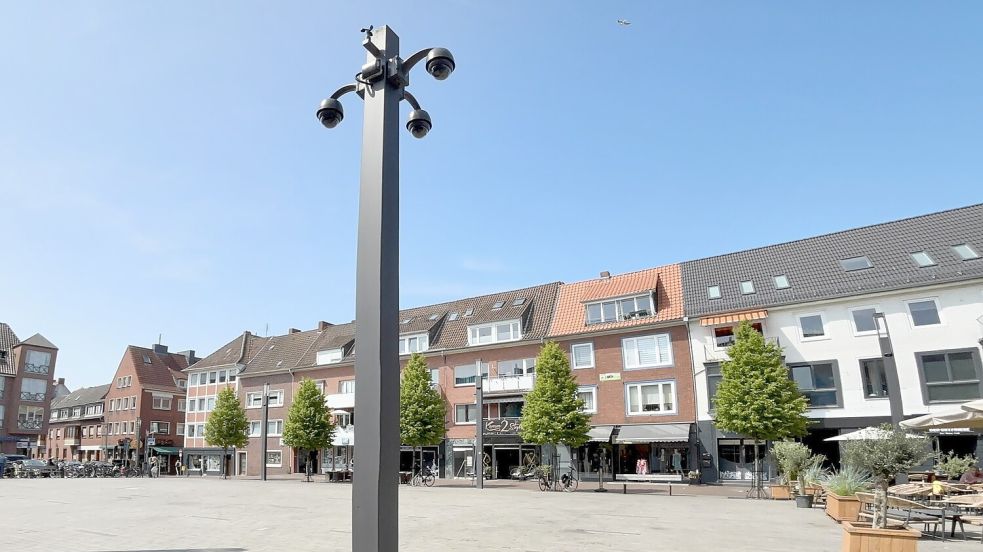 Einer von drei Masten auf dem Neuen Markt.