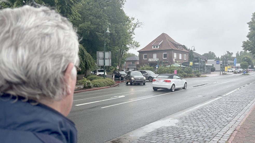 Blick auf die Kreuzung Ostertorstraße/Bismarckstraße: Hier entstehen regelmäßig Staus, wenn Fahrzeuge von der Bismarckstraße nach links auf die Ostertorstraße biegen wollen. Foto: Lars Löschen