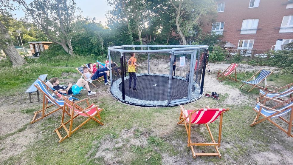Das neue Trampolin kommt gut an. Foto: Daniel Wilms
