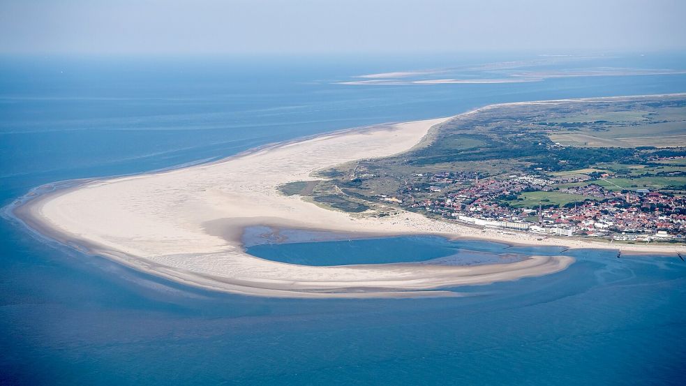Vertreter von Borkum waren kürzlich zu Besuch im Nachbarland. Foto: dpa/Sina Schuldt/Archiv