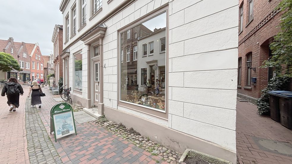 Friesen-Wichtel ist in der Rathausstraße in Räumlichkeiten auf der gegenüberliegenden Seite gewechselt. Foto: Jonas Bothe