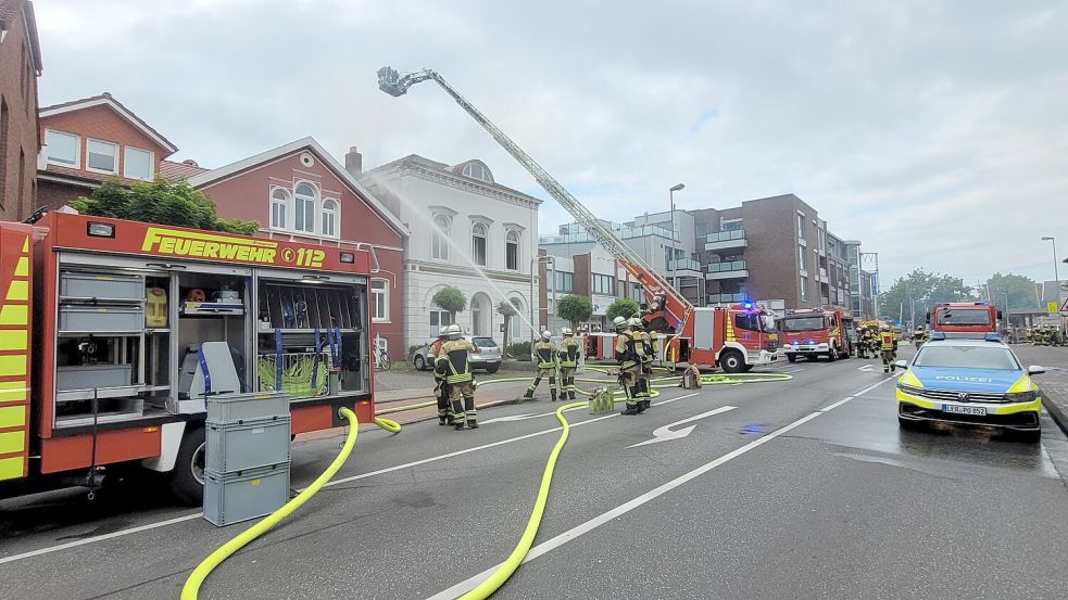 Die Mühlenstraße war wegen des Einsatzes gesperrt. Foto: Bodo Wolters/Archiv