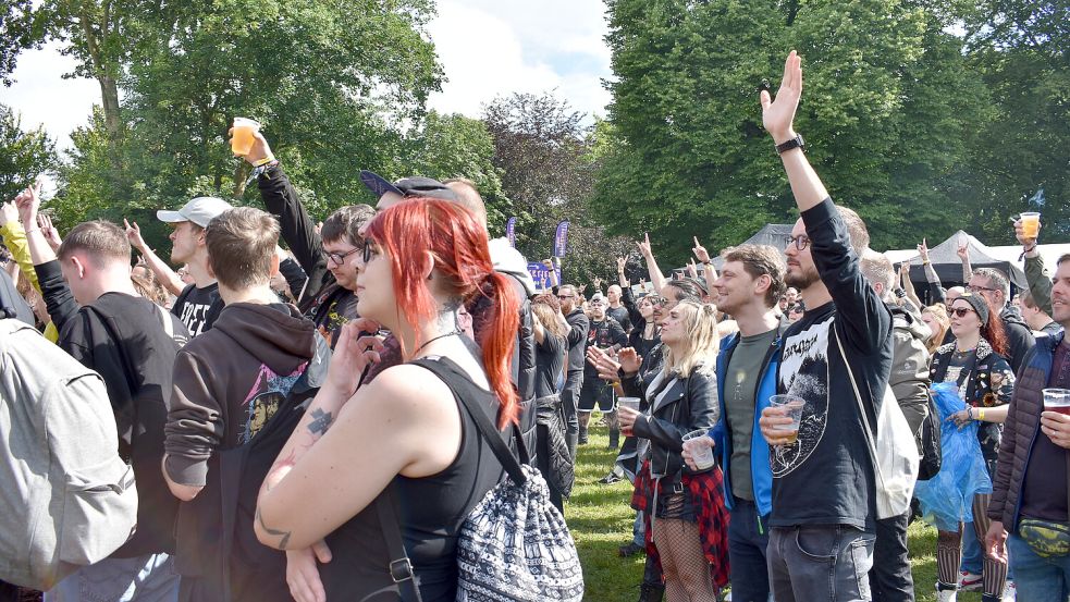Tausende Metal-Fans zog es im vergangenen Jahr in den Stapelmoorer Park. Foto: Vivien Buntjer/Archiv