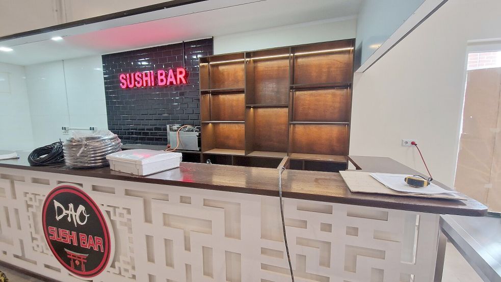 Zum Angebot gehören auch Sushi-Spezialitäten. Foto: Tatjana Gettkowski