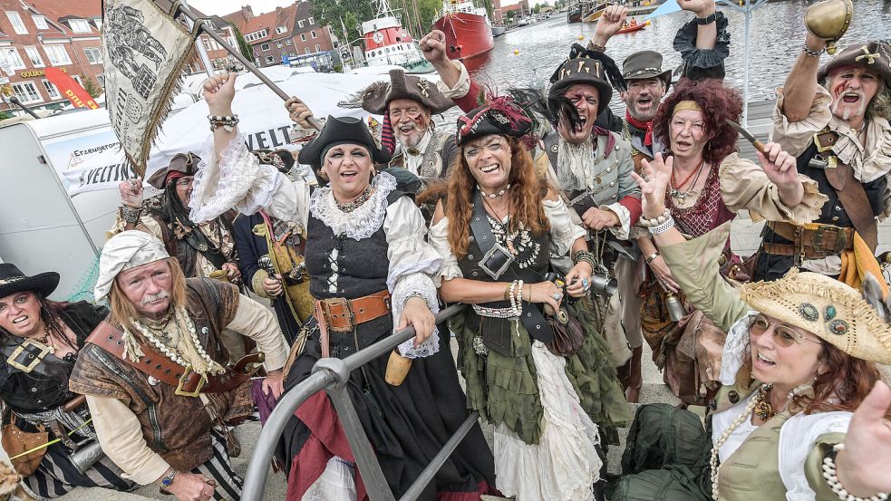 Beim Emder Delft- und Hafenfest sind auch in diesem Jahr die Piraten los. Foto: Klaus Ortgies/Archiv