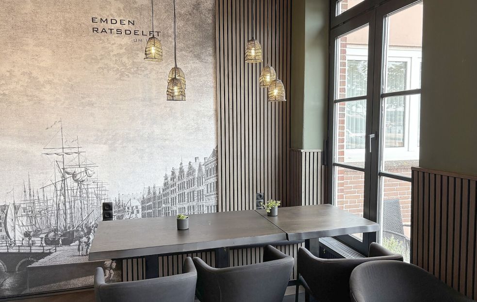 Im Innern des Restaurants gibt es etwa 16 Sitzplätze. Viel Essen wird auch zum Mitnehmen bestellt.