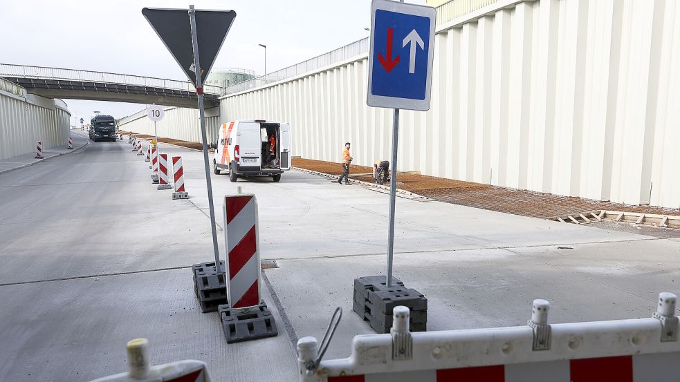 Die Trogstrecke ist seit fünf Jahren eine Baustelle. Jetzt neigen sich die Arbeiten so langsam dem Ende zu. Foto: Jens Doden