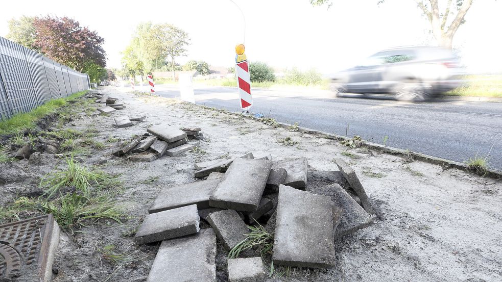 Auf der Uphuser Straße sollen noch in dieser Woche die Bauarbeiten an dem letzten Sanierungsabschnitt beginnen. Foto: Jens Doden