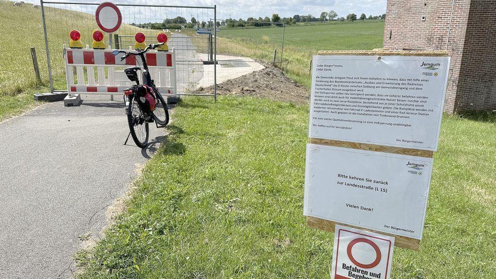 Einige uneinsichtige Radfahrer hielten sich nicht an die Beschilderung und setzten sogar die Absperrungen zur Seite oder beschädigten diese. Foto: Gemeinde Jemgum/Archiv