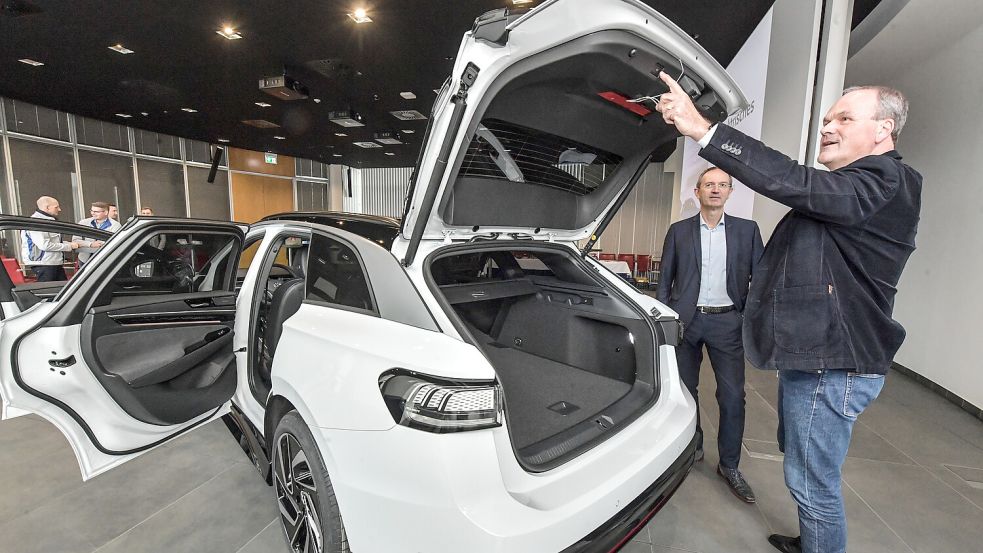 23. Februar 2024: Vorstellung des ID.7 Tourer in Emden. Das vollelektrische Mittelklasse-Modell soll den außergewöhnlich erfolgreichen Passat Kombi ersetzen. Foto: Ortgies.