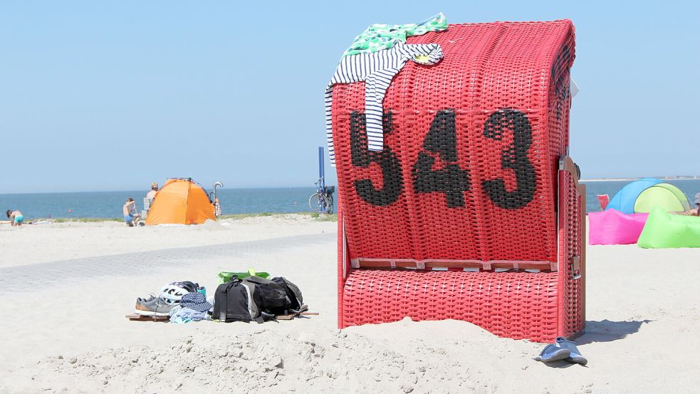 Ein Strandkorb ist für viele Besucher an Nord- und auch Ostsee der Inbegriff von Urlaub. In der Hauptsaison ist es teilweise schwer, noch ein freies Exemplar zu ergattern. Foto: Imke Oltmanns/Archiv