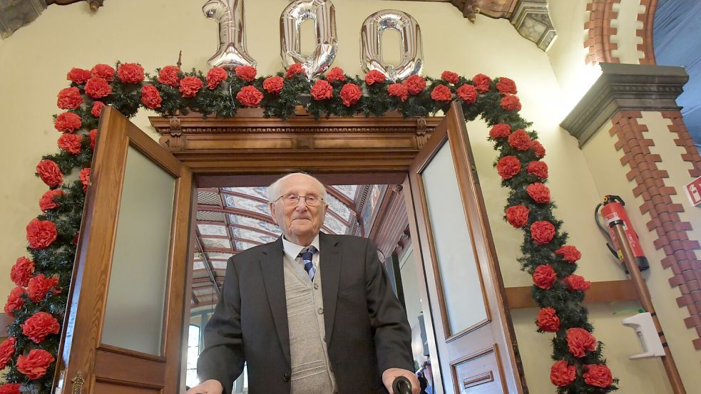 Zum 100. Geburtstag von Albrecht Weinberg gratulierte auch Bundespräsident Frank-Walter Steinmeier. Foto: Klaus Ortgies/Archiv