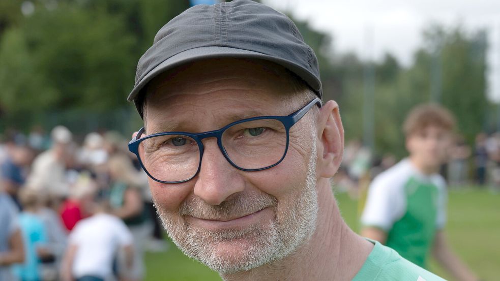 Dieter Eilts trainierte die Werder-Altstars. Foto: Lohmann