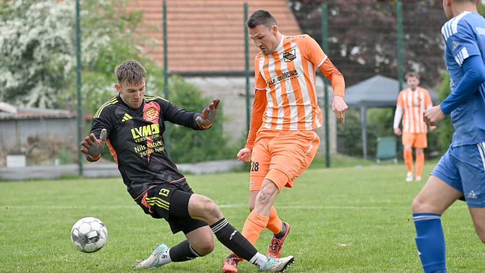 Der Schrecken aller Abwehrreihen und Torhüter ist Pascal Menken in der Kreisliga Ostfriesland. Archivfoto: Jens Doden/ Blomberg