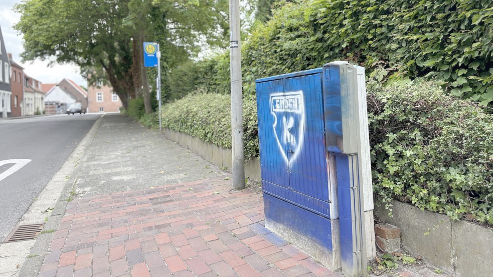 Gehört schon längst zum Stadtbild: Ein "Kickers"-Stromkasten in der Nordertorstraße. Foto: Stephanie Schuurman