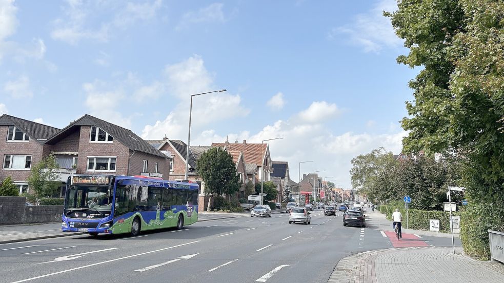 Hier soll es laut Lärmaktionsplan auch langsamer laufen: die Auricher Straße. Fotos: Stephanie Schuurman
