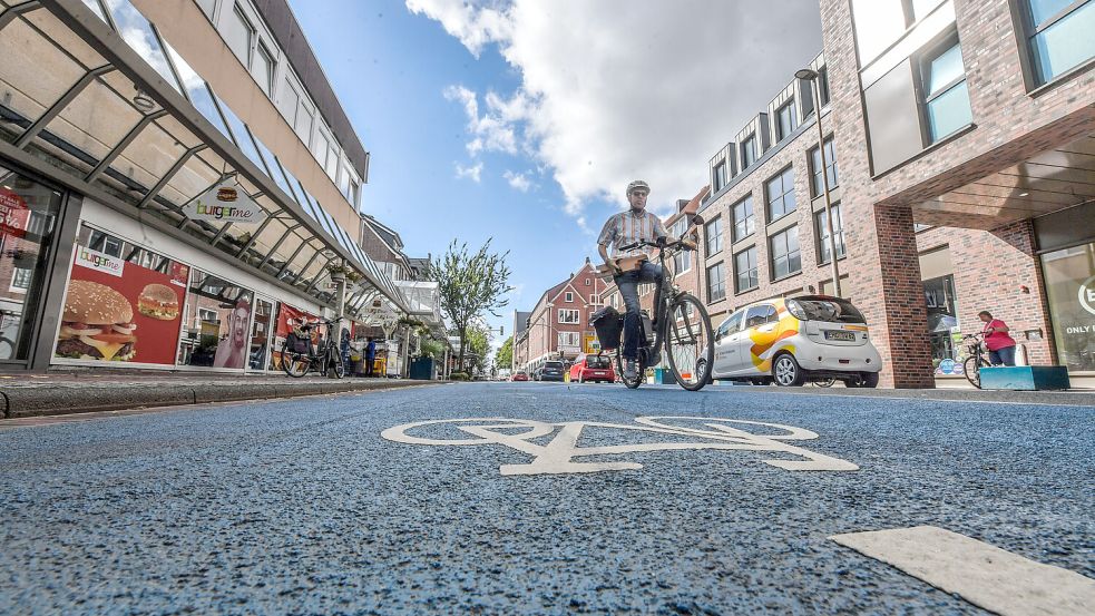 Noch ist die Verkehrsführung provisorisch in der Neutorstraße. Durch einen Umbau soll sie klarer werden. Foto: Klaus Ortgies