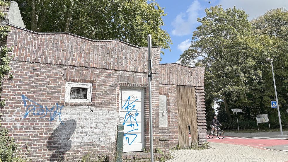 Dringender Sanierungs- und Verschönerungsbedarf: das kleine Gebäude von 1929.