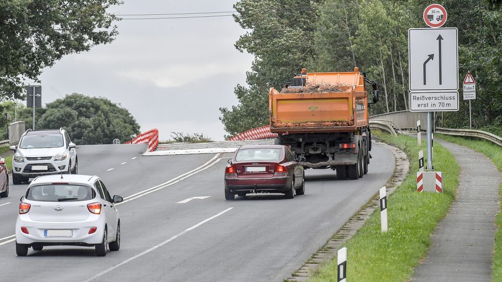 Die Südringbrücke in Leer wird bald halbseitig gesperrt. Foto: Klaus Ortgies/Archiv