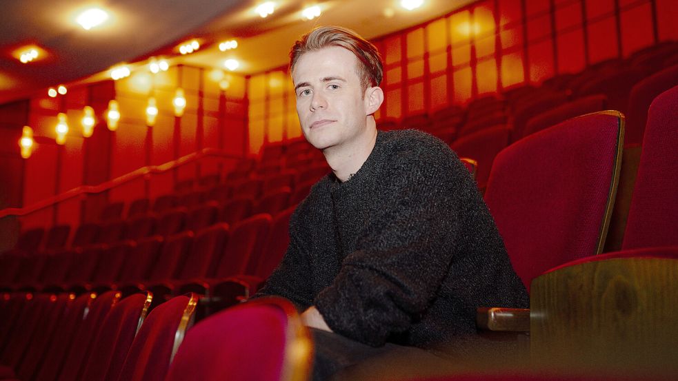 Gastspiel in der Heimat: Am Samstag moderiert der aus Osnabrück stammende Comedian Jonas Lindemann eine Mixed-Show im Theater am Domhof. Die Idee dazu stammt von ihm selbst. Foto: Alexander Cooijmans