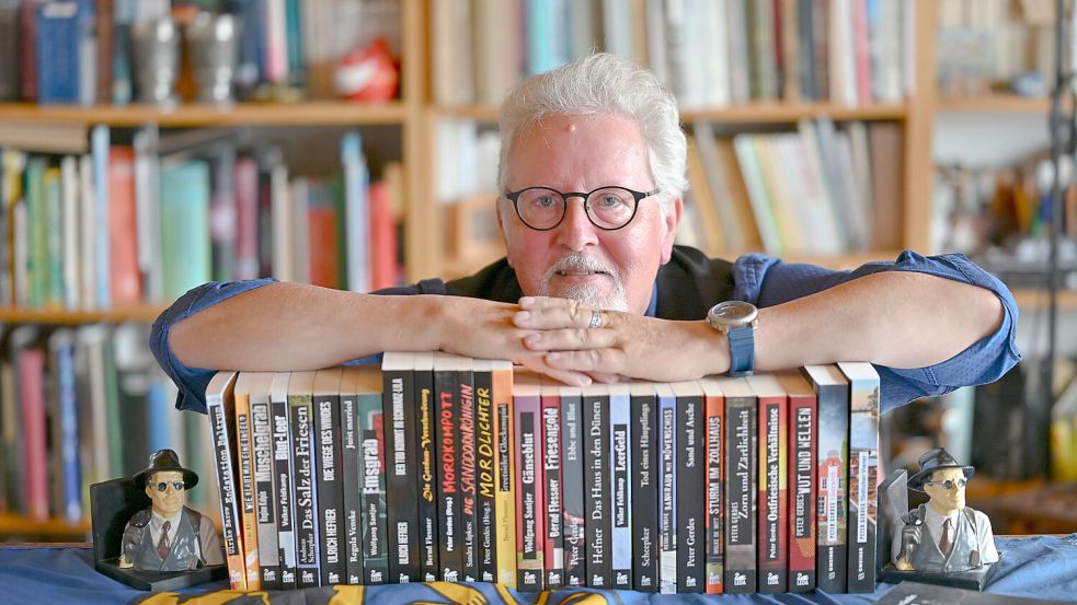 Peter Gerdes gibt Einblicke in die Krimiszene. Foto: Klaus Ortgies