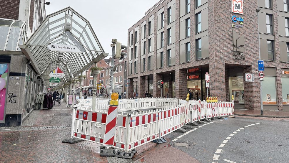 Die Einfahrt in die Neutorstraße ab Agterum ist seit Montag, 6. Oktober 2025, nicht mehr möglich. Eine konkrete Info gab es dazu im Voraus nicht. Fotos: Mona Hanssen