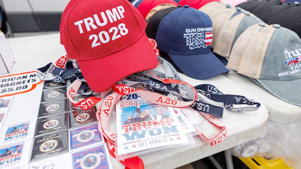 2017, 2025 – 2028? Donald Trump weiß genau, dass die amerikanische Verfassung US-Präsidenten eine dritte Amtszeit versagt. Foto: IMAGO / ZUMA Press Wire