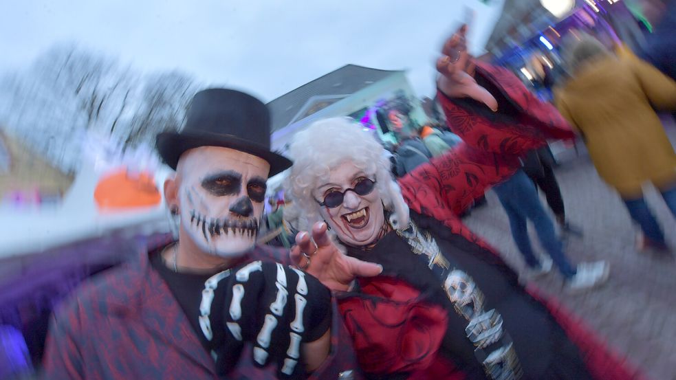 Auch in diesem Jahr kommen die Besucher wieder in der selbsternannten "Halloween-Hauptstadt Deutschlands" in Esens zusammen. Foto: Klaus Ortgies