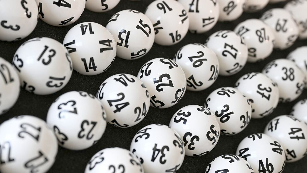 Ein Emsländer gewann mehr als 1,6 Millionen Euro im Lotto. Foto: Arne Dedert