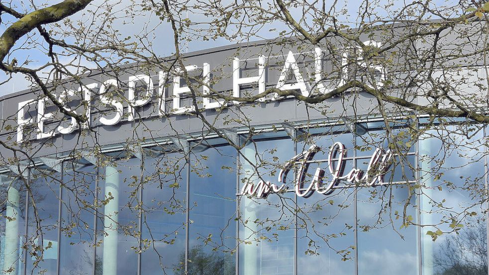 Für die Komische Nacht im Festspielhaus am Wall sind noch Karten erhältlich. Foto: Friedrich Doden/Archiv