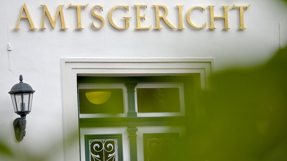 Vor dem Amtsgericht Aurich geht es um Körperverletzung. Foto: Klaus Ortgies/Archiv