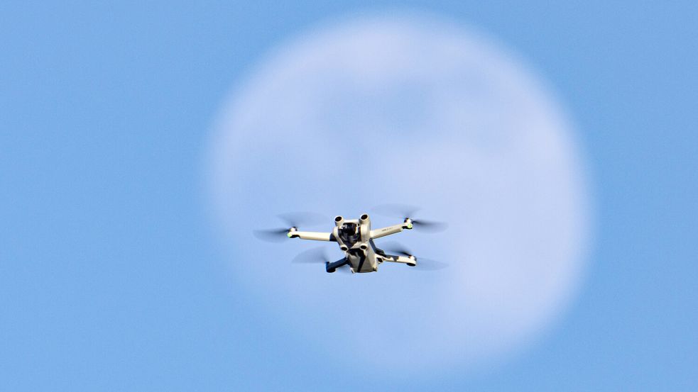 Wegen einer gesichteten Drohne ist am Sonntagabend der Flugverkehr am Bremer Flughafen eingestellt worden. Foto: imago images / NurPhoto