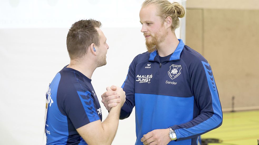 Die Männer des Tages: Dennis Grünhoff (links) gewann auch sein zweites Wochenend-Duell, Sander Nooij sorgte für Nervenkitzel in der Halle. Foto: Jens Doden