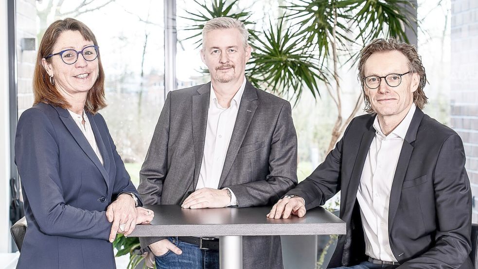 Das neue Management der Ökorenta Invest AG: Prokuristin Karen Kurp, Vorstandschef Jörg Busboom (Mitte) und Vorstand Jörg Schmeding. Foto: Ökorenta Invest AG