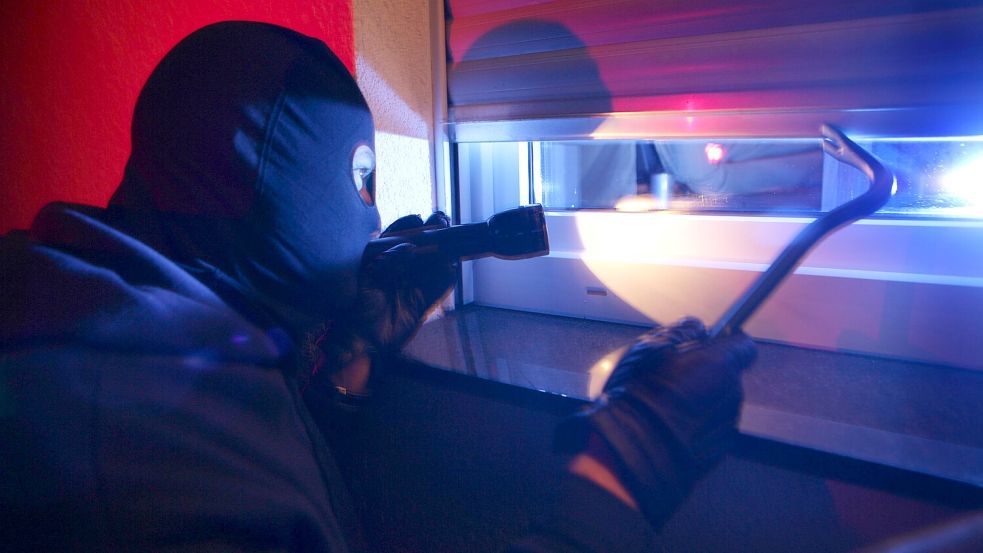 Ein Mann ist nach einem Einbruch in eine Spielothek in Osnabrück vom Dach gefallen. Foto: Imago/Jochen Tack