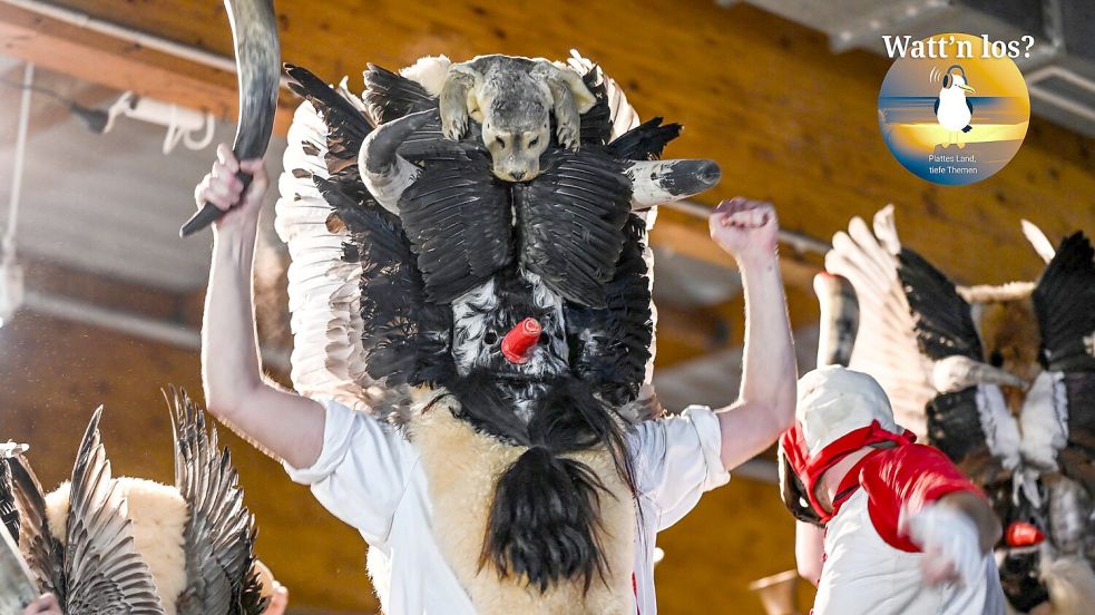 In der Nacht vom 5. zum 6. Dezember wird auf Borkum das Klaasohm-Fest gefeiert. Es gilt als das wichtigste Fest der Insulaner. Foto: Lars Penning/dpa