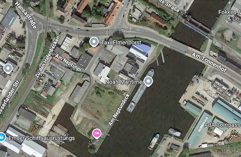 Das Neptundock-Areal erstreckt sich von der gleichnamigen Straße am Wasser bis zur Emder Schiffsausrüstung und der Nesserlander Straße. Quelle: Screenshot von GoogleMaps