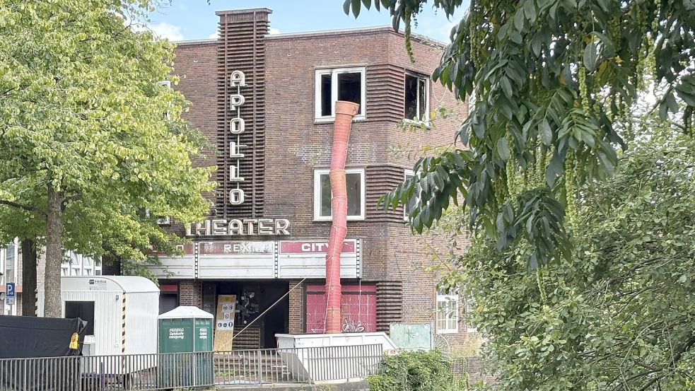 Im Sommer waren die Räume des alten Apollo-Kinos noch von einer Fachfirma gereinigt worden. Im Obergeschoss hatte es im Dezember 2024 gebrannt. Jetzt gibt es schlechte Nachrichten. Foto: Stephanie Schuurman/Archiv