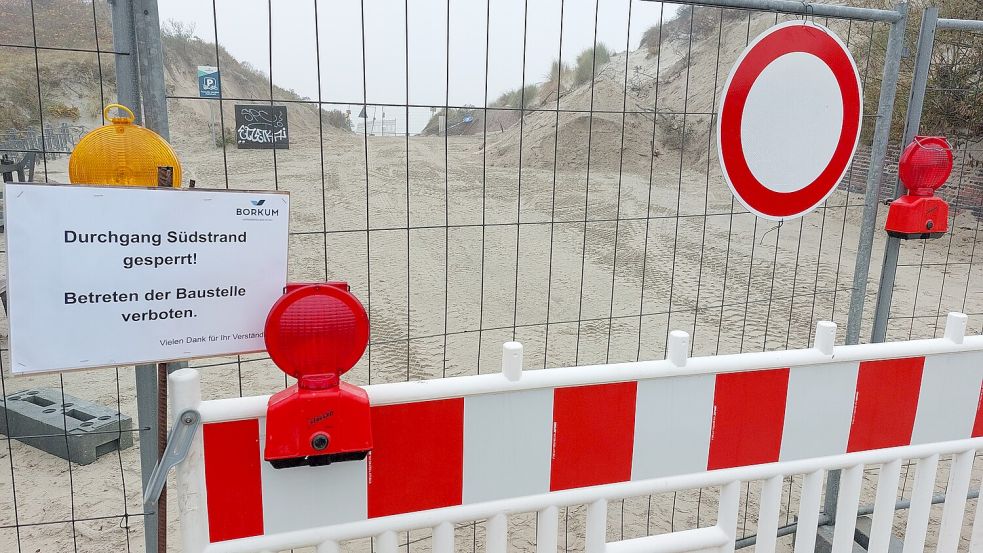 Kein Durchkommen: Der Strandzugang Randzelstraße ist gesperrt. Foto: Florian Ferber