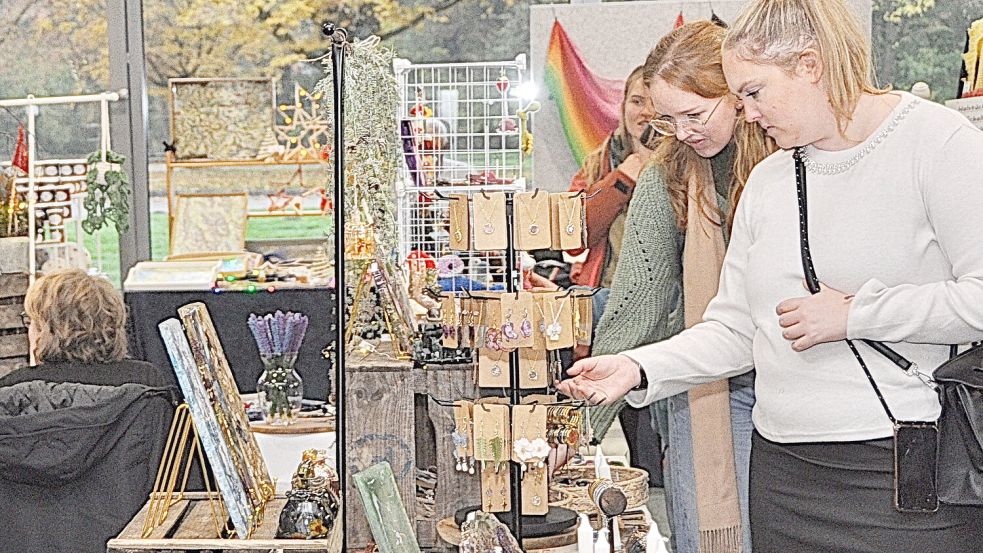 Bei der Ausstellung „Hobby & Freizeit“ in Leer gab es wieder viel Selbstgemachtes zu entdecken. Foto: Bodo Wolters