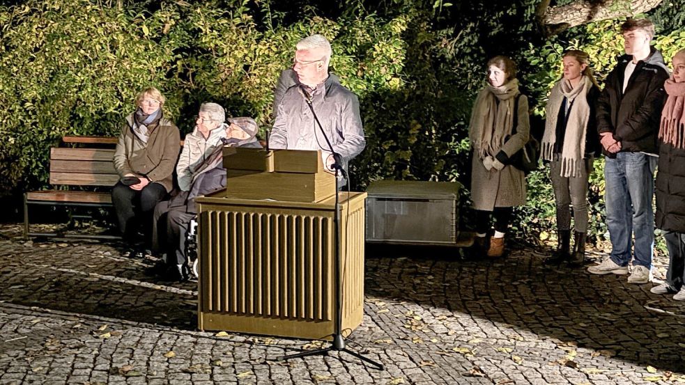Die Rede in Leer hielt in diesem Jahr Landrat Matthias Groote. Foto: Jonas Bothe